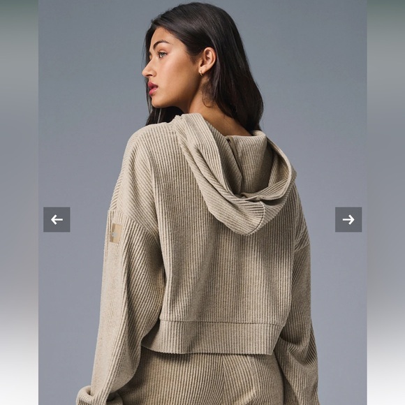 Alo Muse Sweatshirt in Gravel Heather - Picture 5 of 6